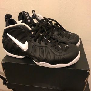 Nike Shoes - Black and white Foams Nike Shoes - Black and white Foams